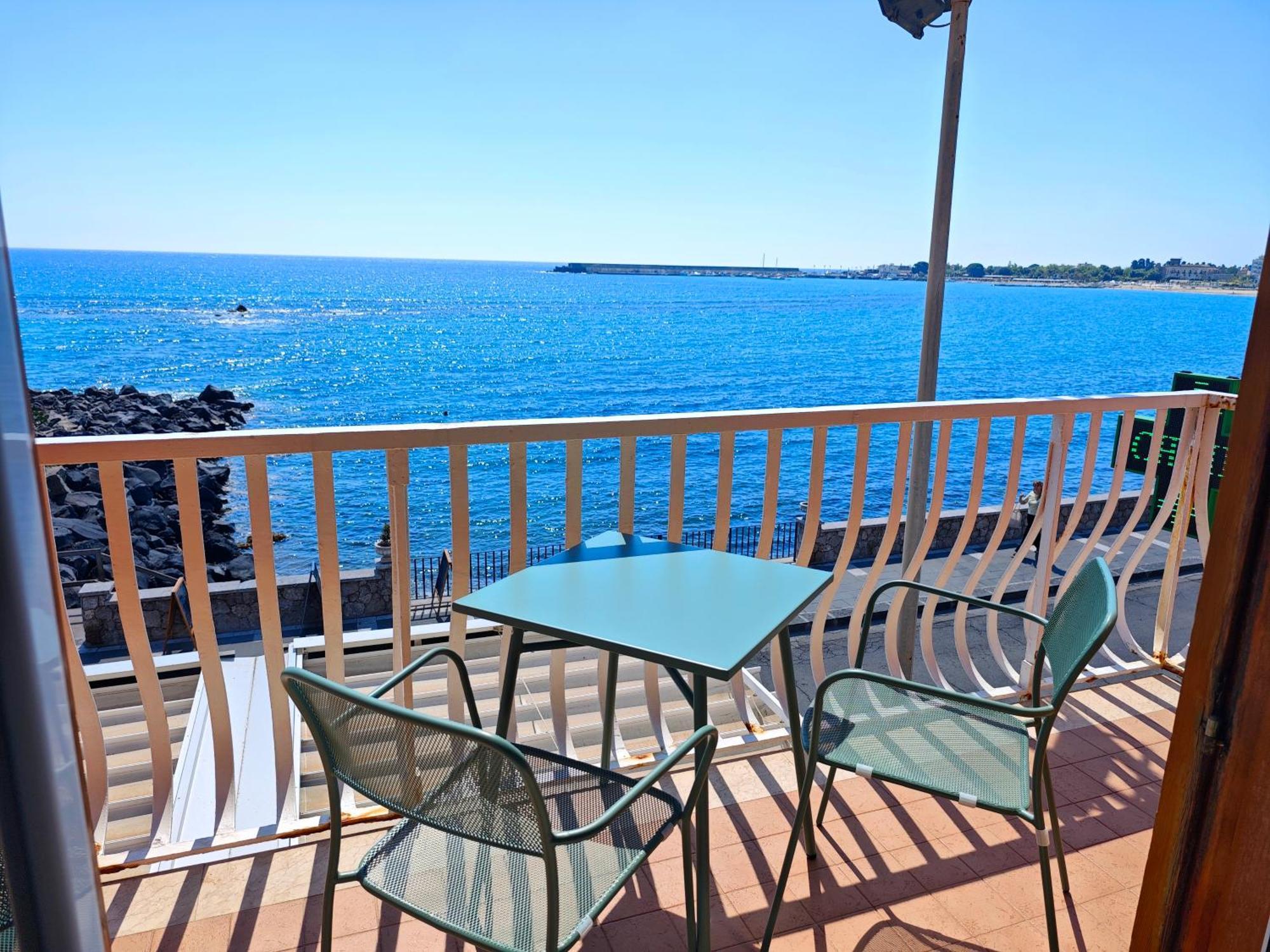 Super Panorama & Astonishing Apartment Seaview Джардини-Наксос Экстерьер фото