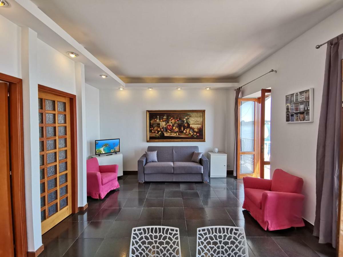 Super Panorama & Astonishing Apartment Seaview Джардини-Наксос Экстерьер фото